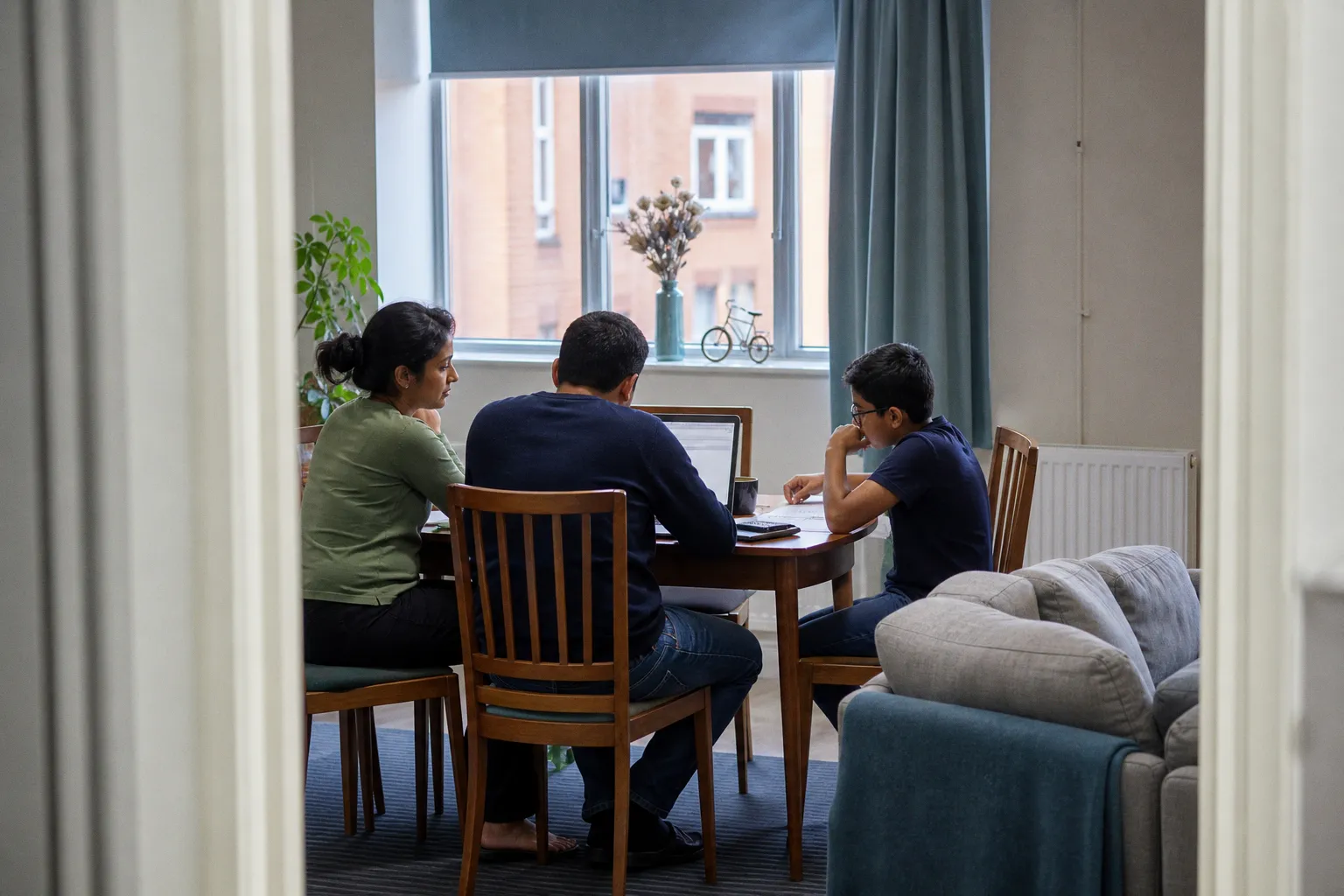 Extend UK Skilled Worker Dependent Visas: Key Rules and Costs